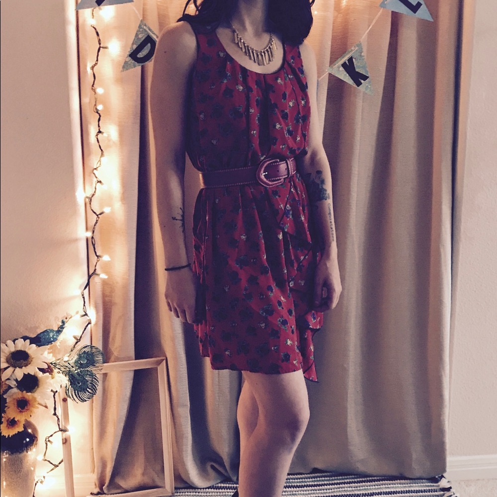 ❌SOLD📦 90's Red and Floral Sleeveless Dress